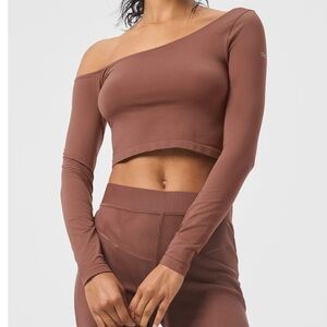 ALO Yoga Brown Long Sleeve Off-Shoulder Top